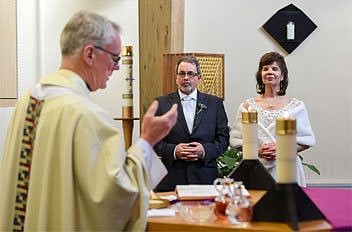 St. Pius couple rushes to get married on ‘surreal’ day 