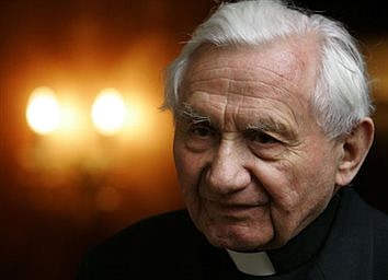 Retired Pope Benedict's brother dies